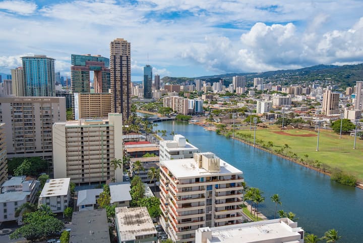 Large Apartment At Royal Garden Waikiki By Wyndham Condominiums