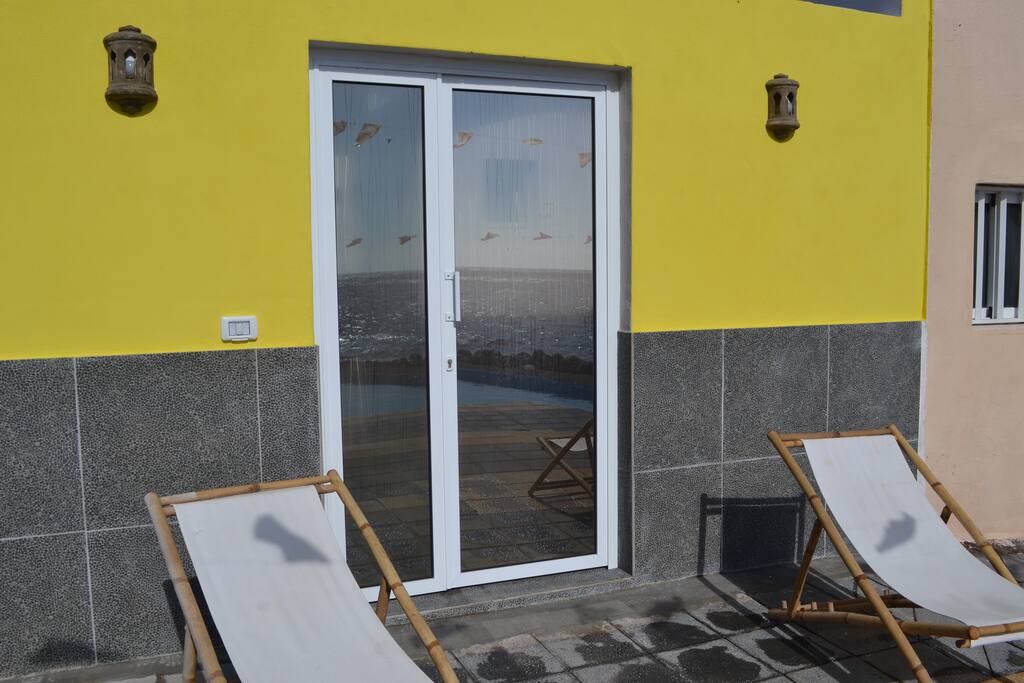 delante la casa