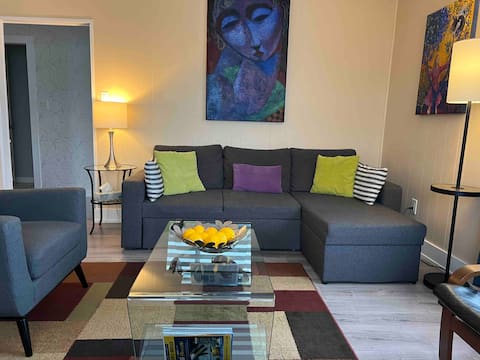 Your Home in Heart of Vancouver Island-Two Suites