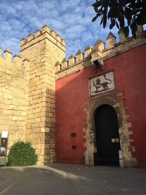 Puerta Real Alcazar. Puerta del León.