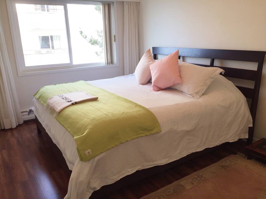 New Deluxe Quality King Bed