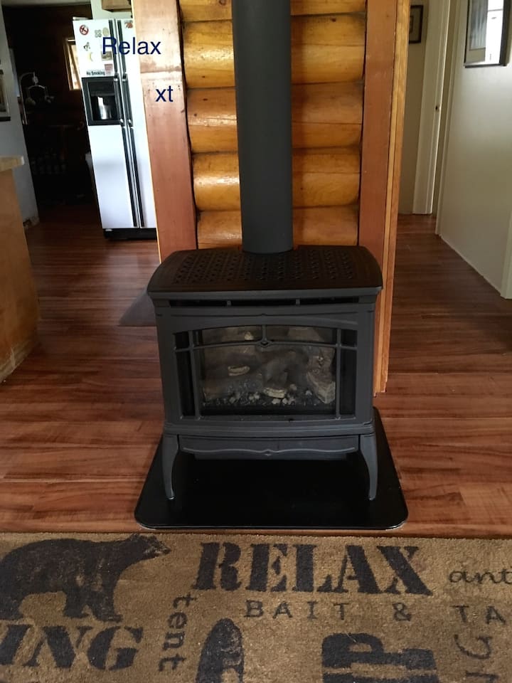 Cozy, Quiet Cabin W/gas Fireplace, Great Location - Fairbanks