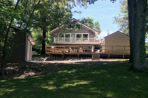Kentucky Lake house in Pirate’s Cove -Pet friendly
