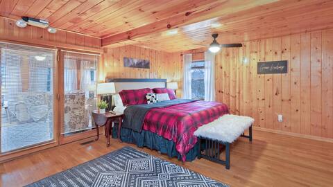 Spacious Cabin Near Cave Run Lake - Sleeps 10-12!