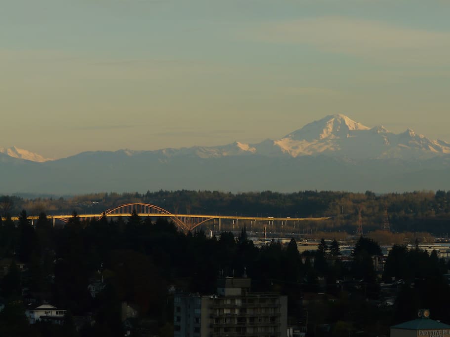 The bridge has since changed, but it's the same Mount Baker.