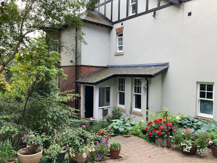 Ensuite balcony room with breakfast Nr Newcastle Houses for Rent in