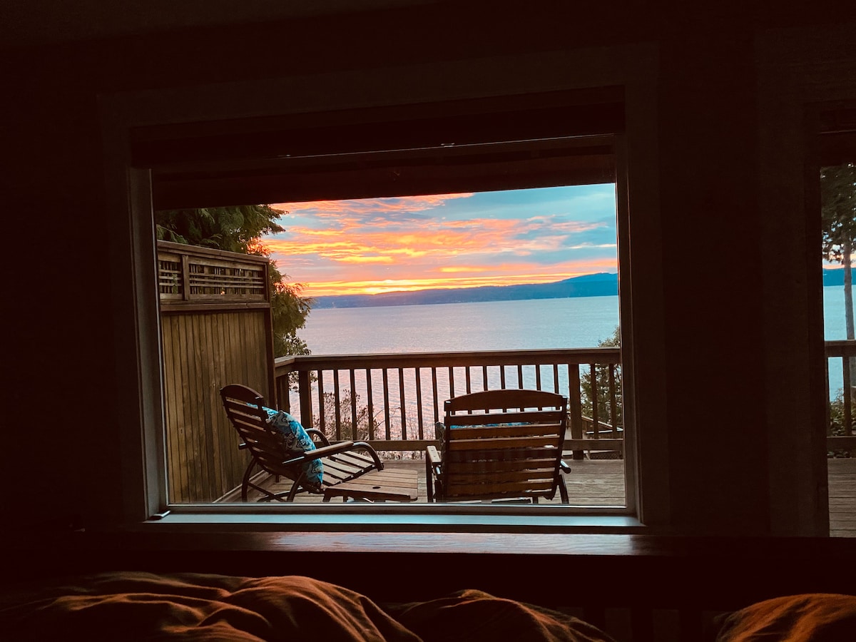 View/Hot tub/Sauna/Oysters on the Water Houses for Rent in Brinnon