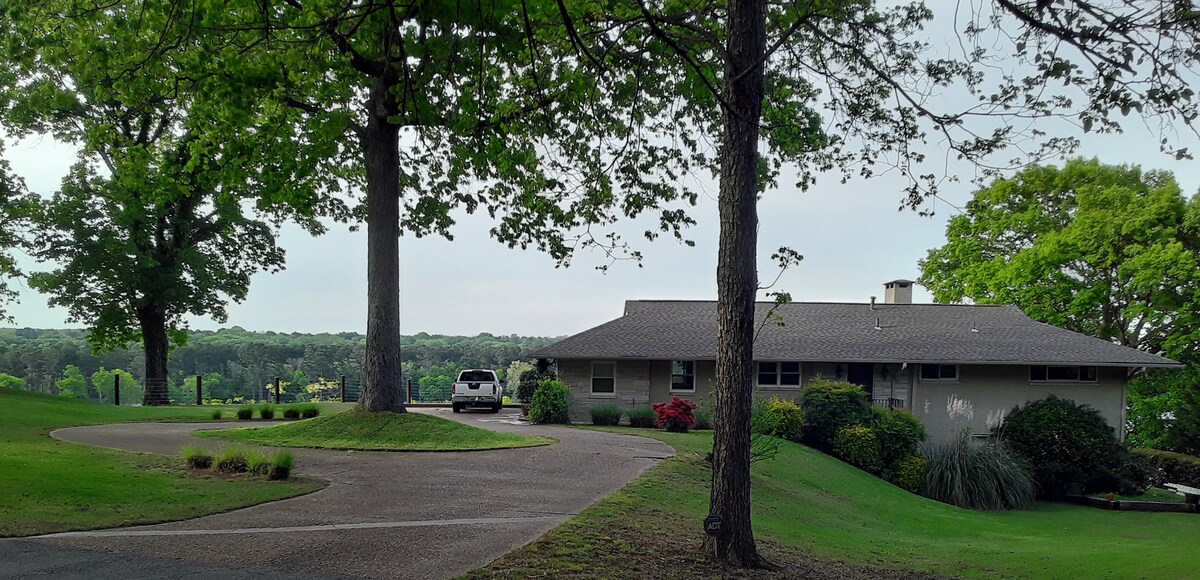 Listing image 3 at Historic Muscle Shoals Music House – private room in Sheffield