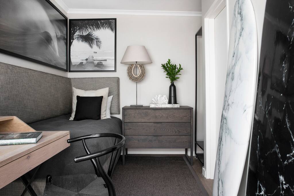 Outside room with single bed, desk and en-sute bathroom (shower)