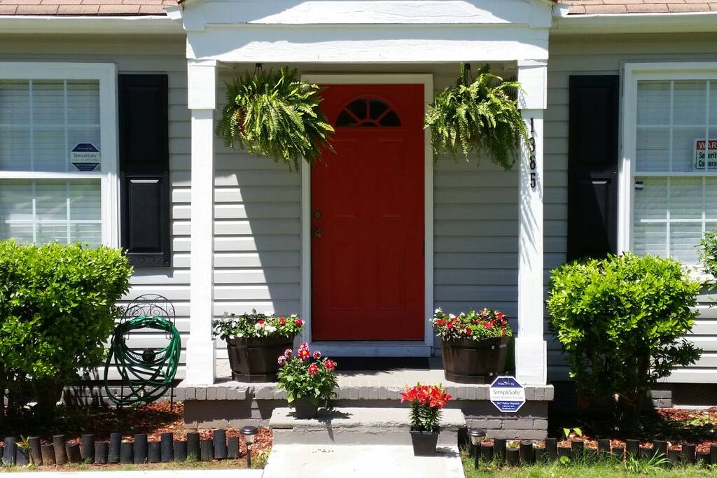 Front entrance in the spring.