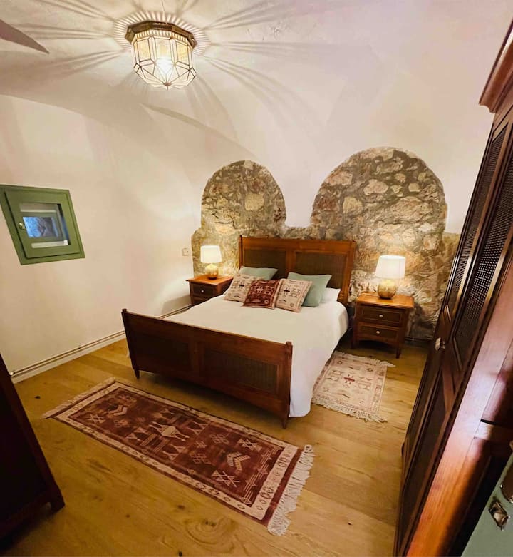 Chumba cha kulala mara mbili ghorofani 