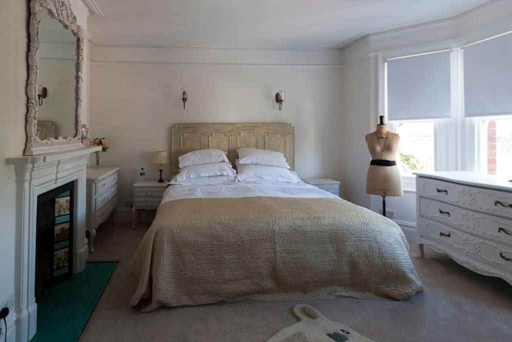 Quiet tranquil master bedroom.