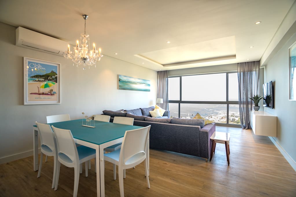 Lounge/dining room