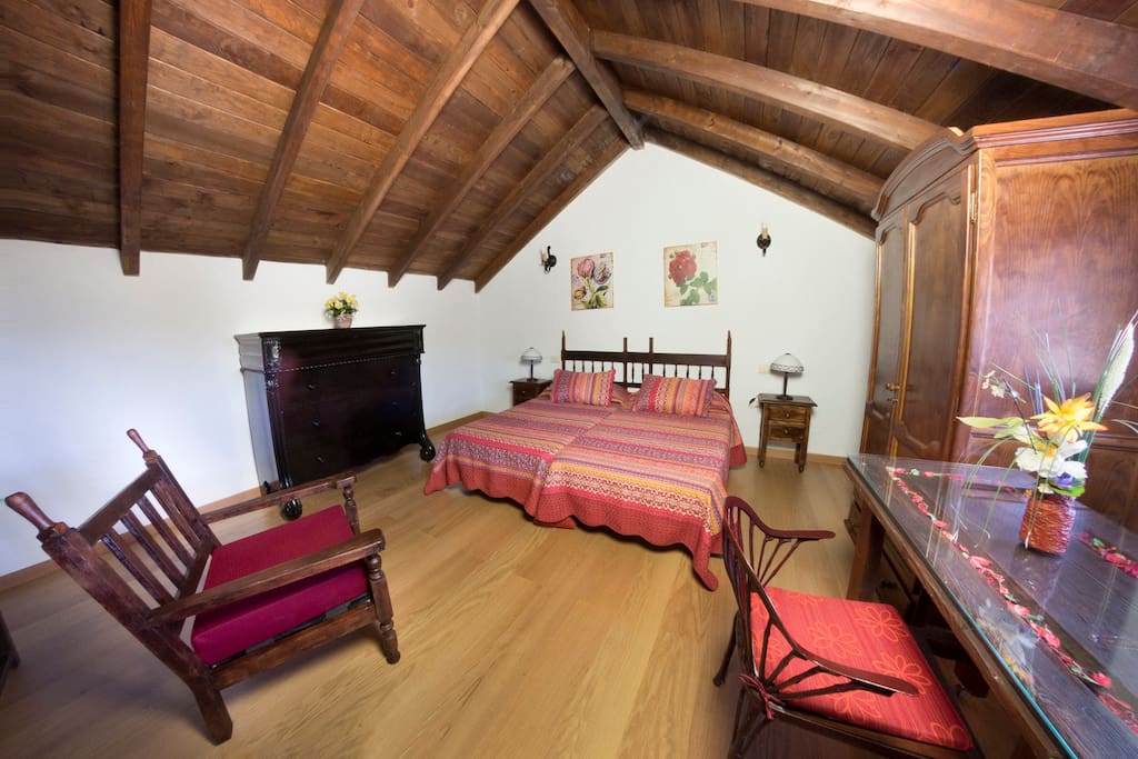 Habitación doble en altillo