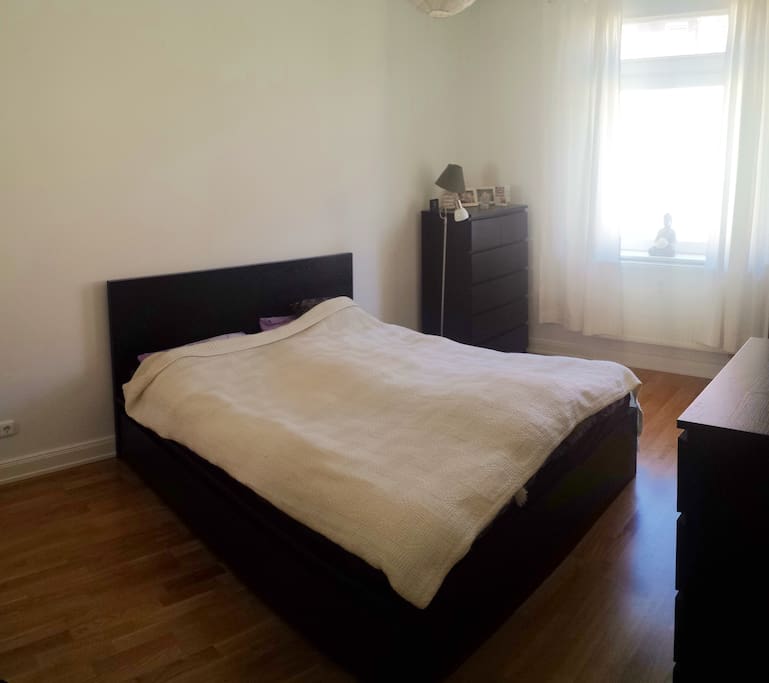 Bedroom/Schlafzimmer