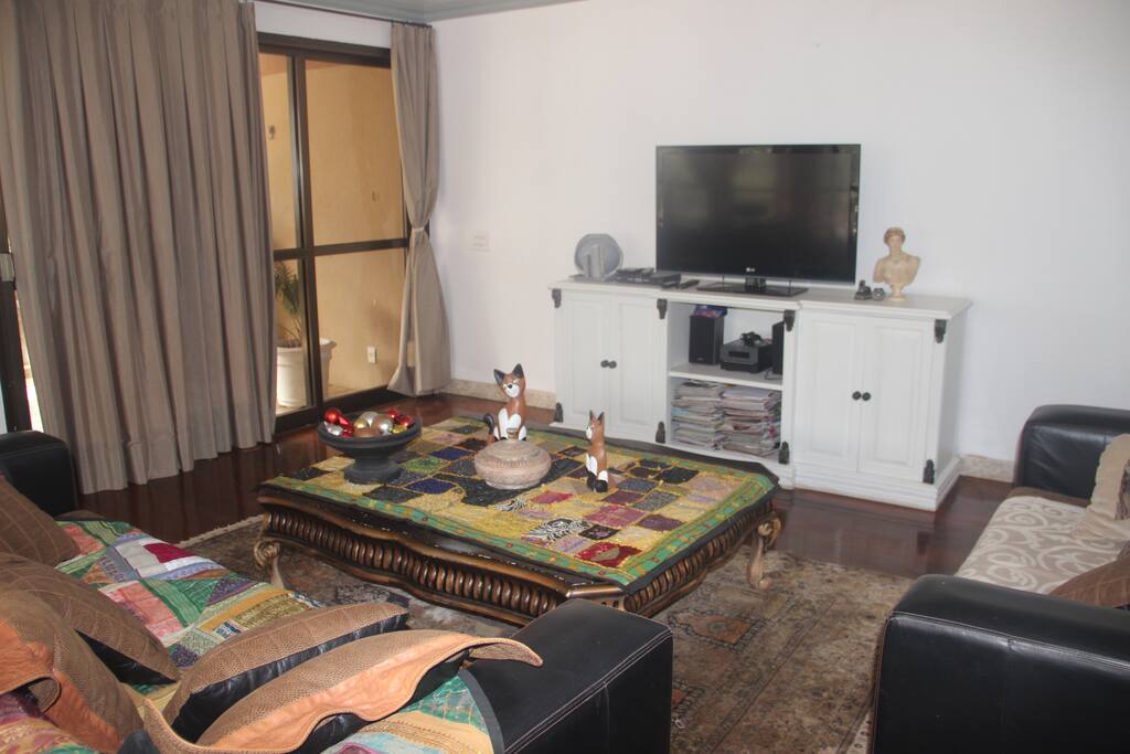 sala de estar con televisor hd digital