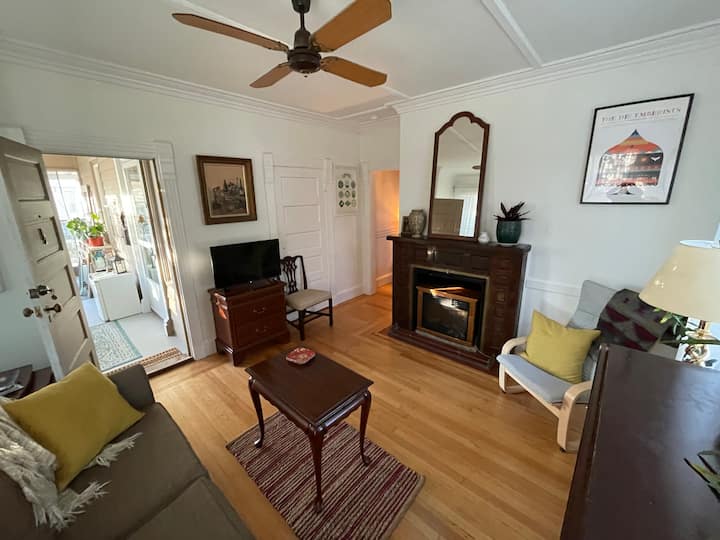 Cozy Den, Steps To Cliff Walk, Beaches & Downtown - Newport, RI