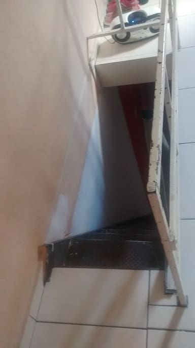 Escada do quarto pra sala.