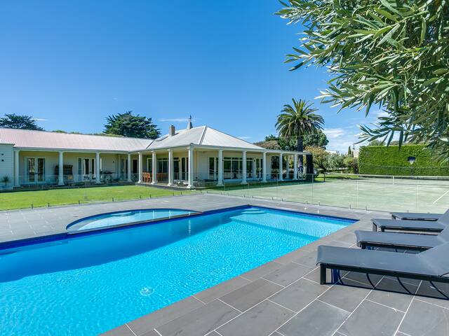 Tara Pool & Court Portsea gallery image 3