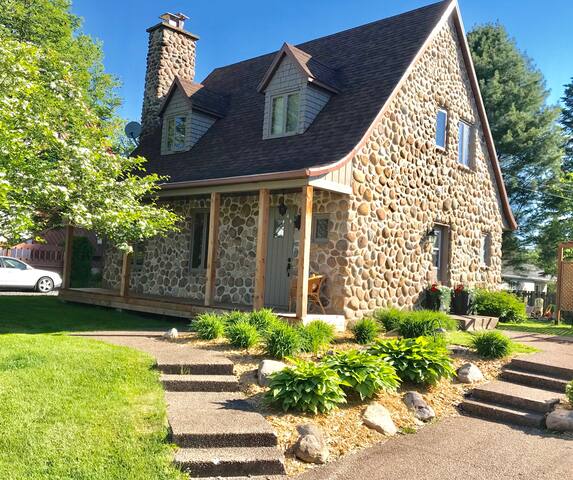 Warm house with views of the ski slopes.