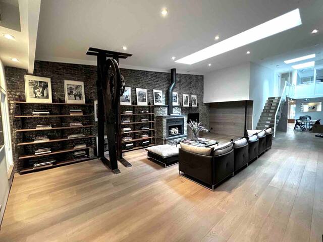 Superb Duplex Penthouse in FIDI gallery image 2