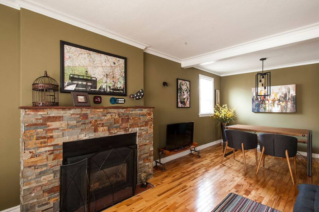 (additional queen size air mattress can be set up in this living room to fit 2 guests)