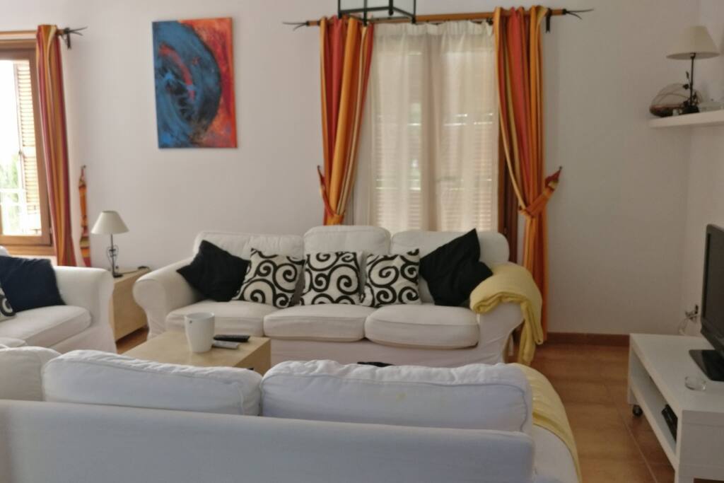 amplia sala de estar