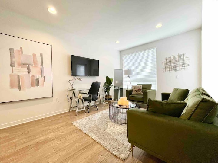 Irvine cute one bedroom apartment with king bed