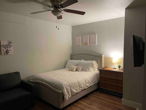Cozy Studio Just 3mi from Loma Linda University