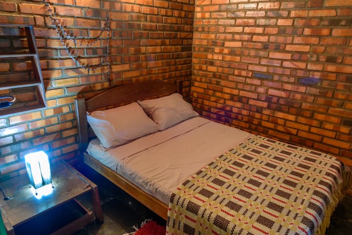 Nakon cjelodnevnog planinarenja i vodopada potreban je odmor.