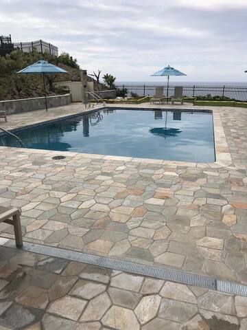 Unparalleled Oceanfront Luxury at Pu’u Po’a Condo gallery image 5