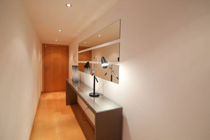 All services included! Two Bedroom apt City view gallery image 4