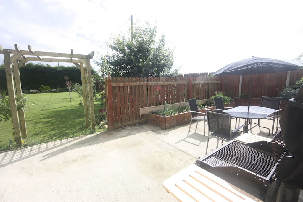 Barbeque & garden