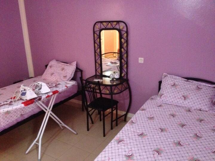 habitación infantil con aire acondicionado