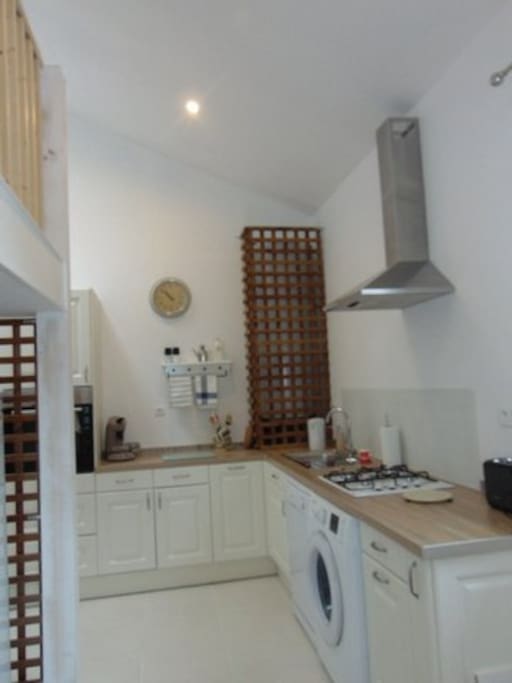 Fully fitted Kitchen area