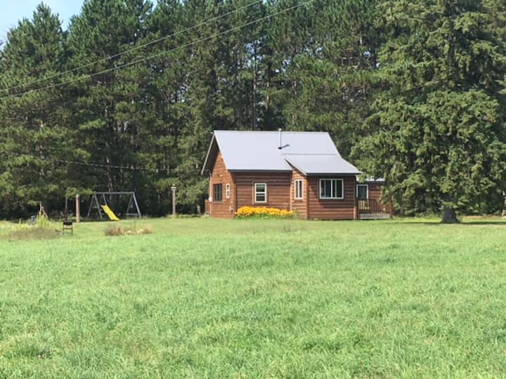 Charming Farmhouse - Hayward, WI