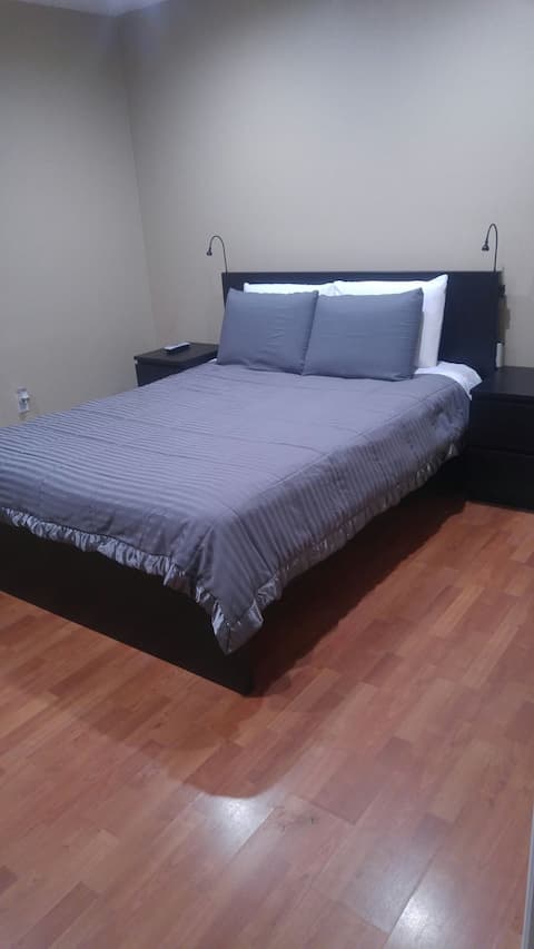 Clean and comfortable room-shared bath