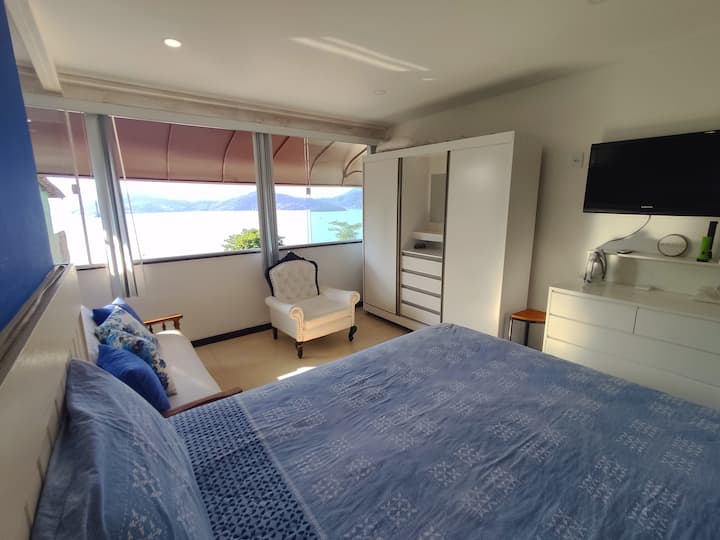 Главен апартман со поглед на море 