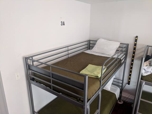 Bunk 3A - Downtown Minneapolis Hostel