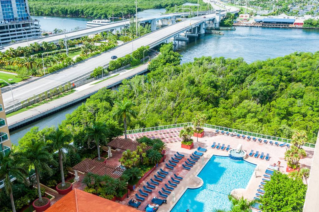 Balcony's wast-view: Intracoastal bay & Pool