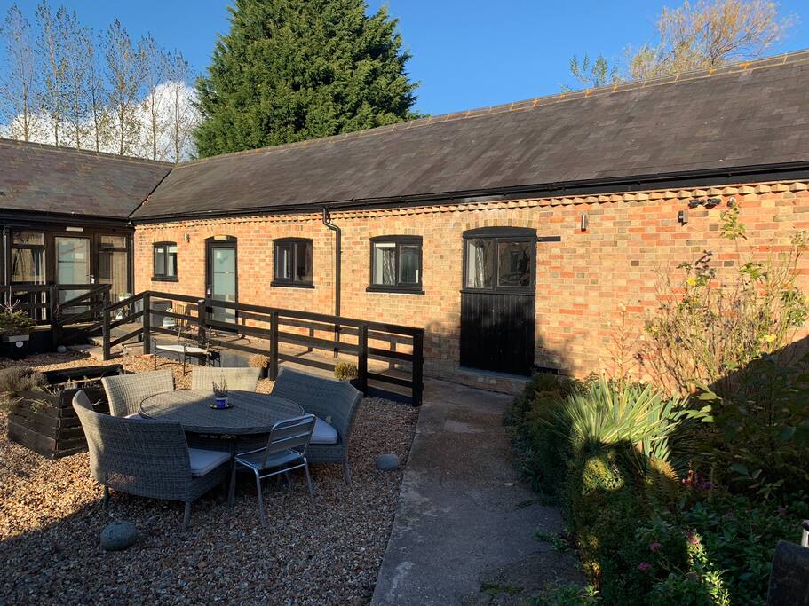 The Ascot Cottage at Outfields Farm. Guest houses for Rent in Bedford