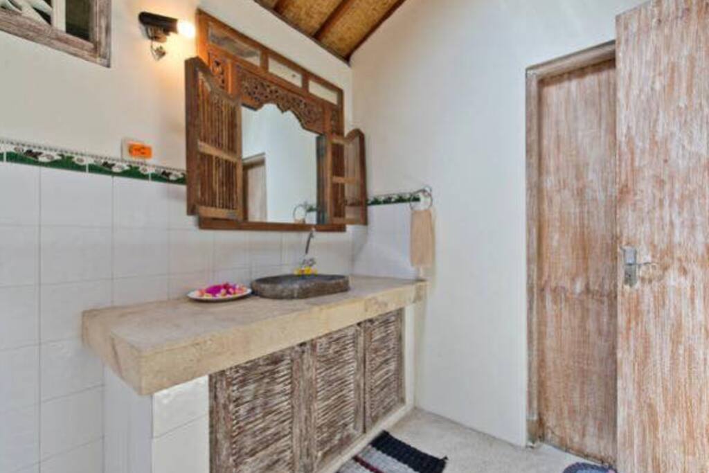Shared Bathroom (private entrance)