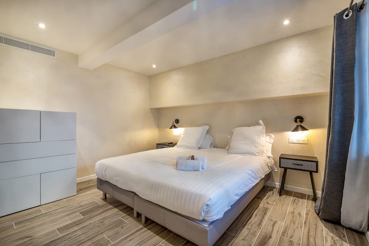 Двойна спалня на горния етаж, пълен комфорт