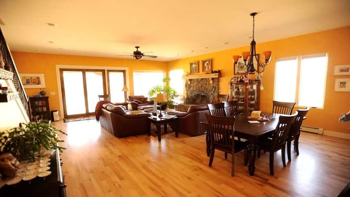 Angelview Luxury Main House 28/30 Day Rentals Only - Salida, CO