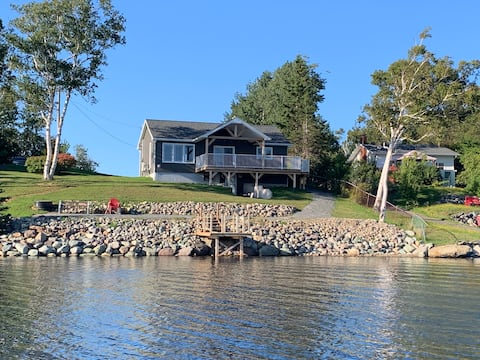 Top Airbnb: Cheerful 2 bedroom cottage on the Mira River in Cape Breton