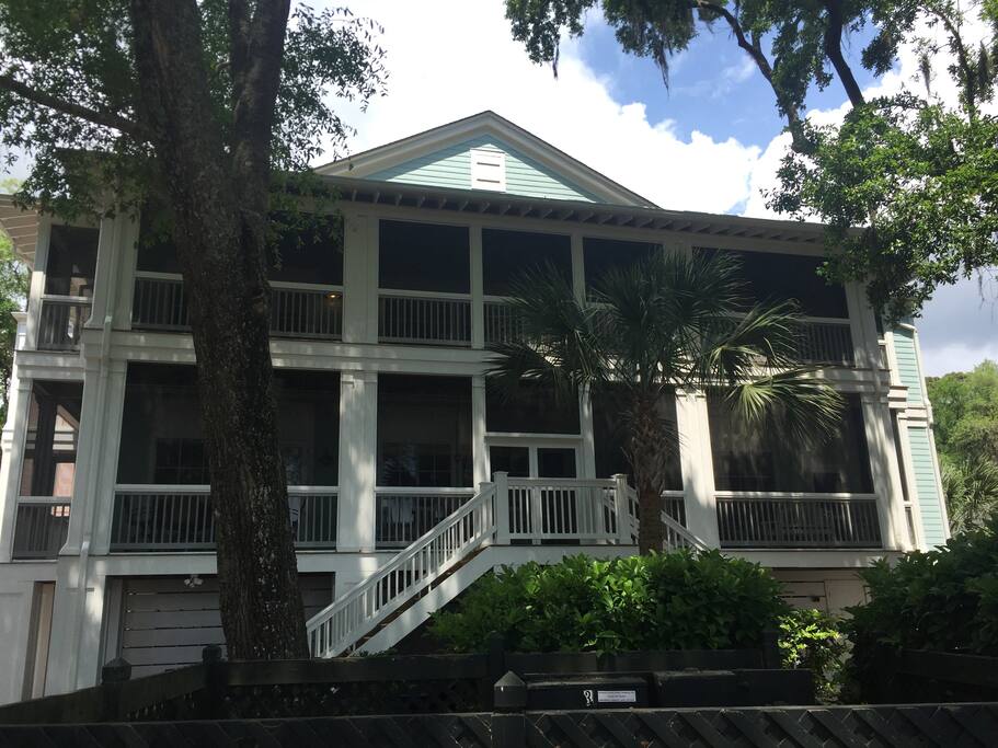 The Top Floor With It's 900 Square Foot Screened Porch Can Be Yours To Enjoy
