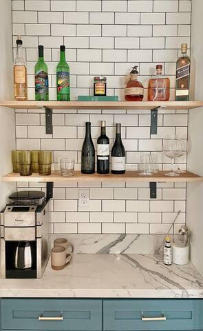 Stylish La Cañada Home gallery image 4