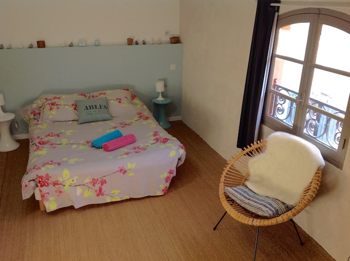 Bedroom 2. 140 bed. Sheets provided.
Reversible air conditioning.