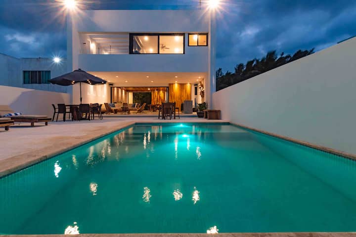 Havana House 26.5, in Progreso with a wide beach