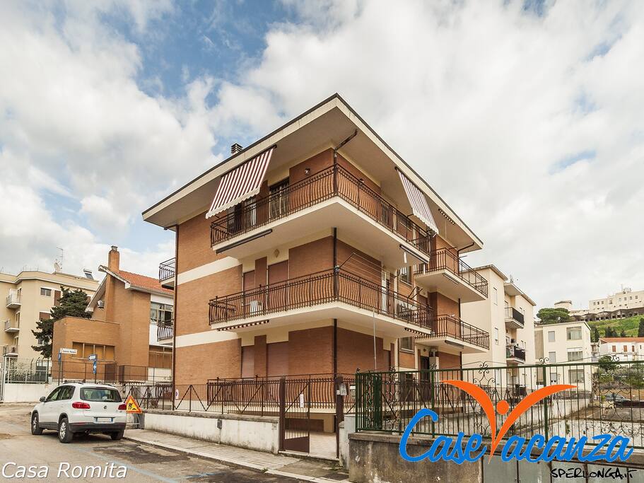 VISTA DALLA STRADA - view from the street